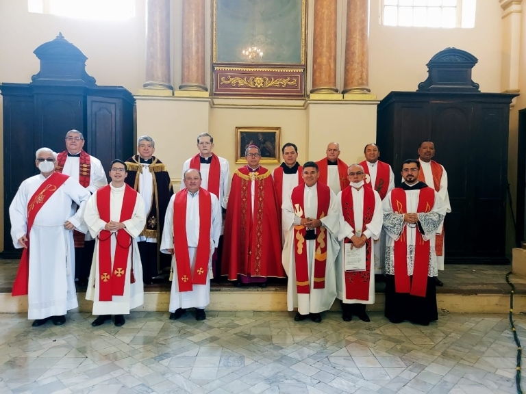 Monseñor Luis José, es nuestro Pastor